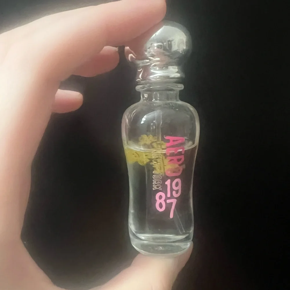 Aéropostale 1987 Mini fragrance - Pink and Gold Accents - Picture 1 of 2